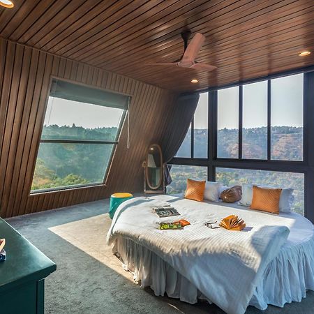 Saffronstays A Vantage, Panchgani - A Pyramid Shaped Unique Luxury Villa With Infinity Valley Views 외부 사진