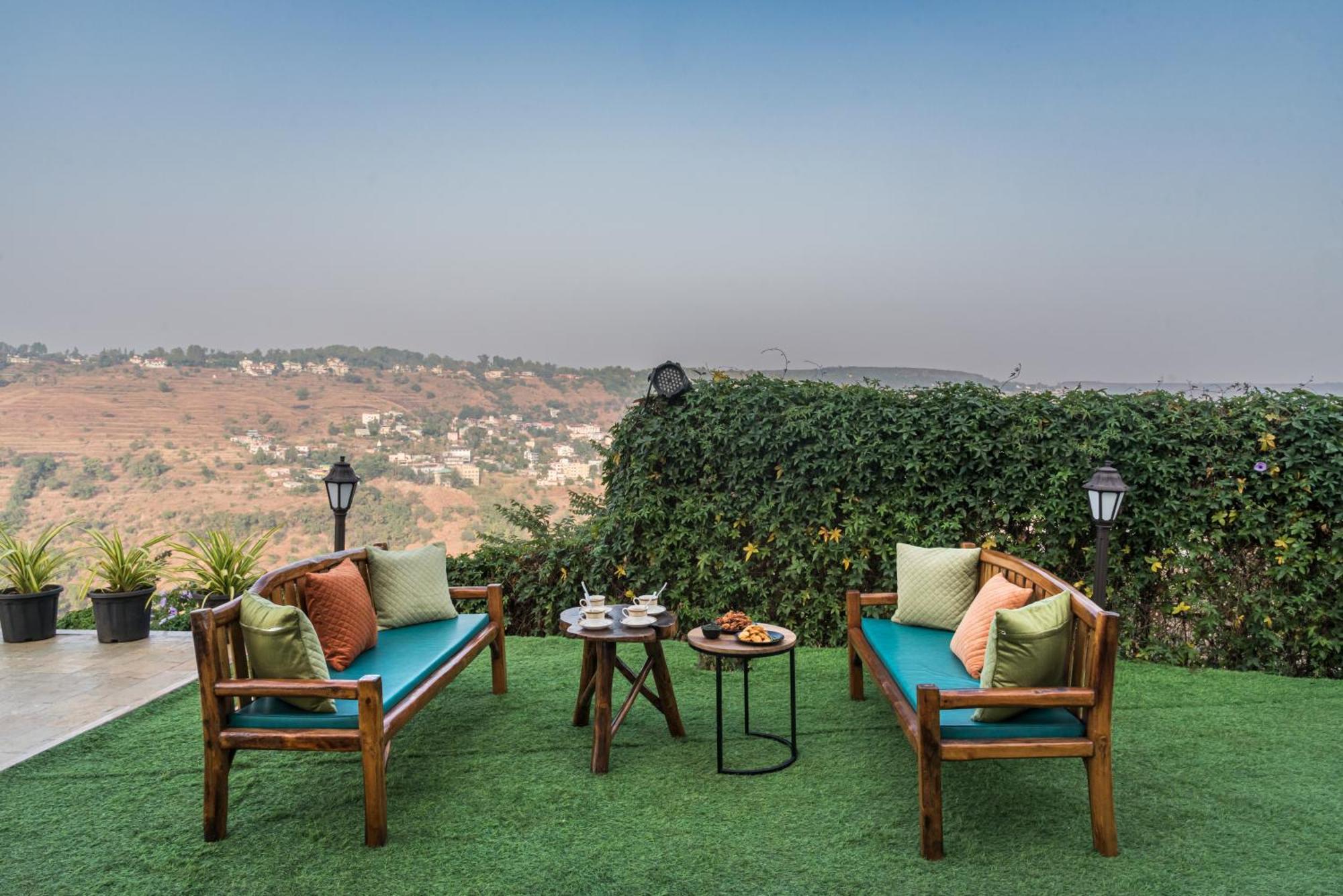 Saffronstays A Vantage, Panchgani - A Pyramid Shaped Unique Luxury Villa With Infinity Valley Views 외부 사진